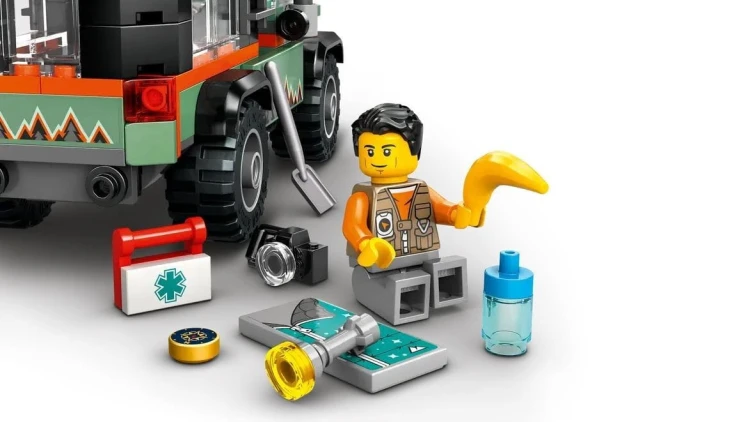 LEGO Klocki City 60447 Górska ciężarówka terenowa 4x4