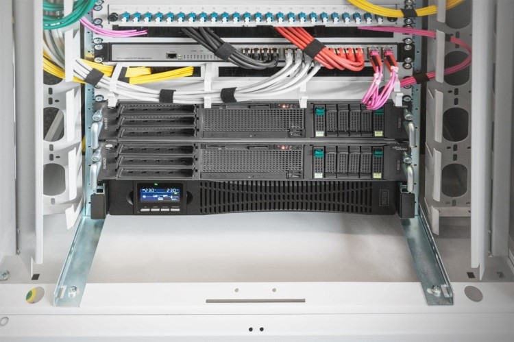 Digitus Zasilacz awaryjny UPS Online Rack 19" LCD, 1000VA/1000W, 2x12V/9Ah, 8xC13, USB, RS232, RJ45