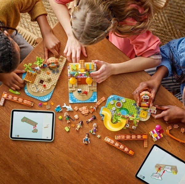 LEGO Klocki Friends 42673 Rodzinne wakacje na plaży