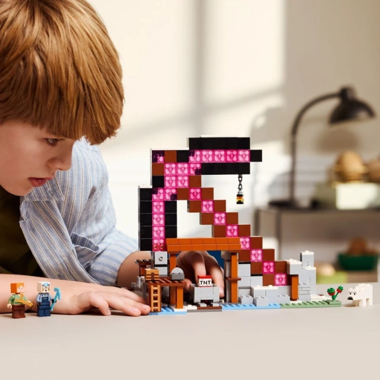 LEGO Klocki Minecraft 21277 Kilofowa kopalnia