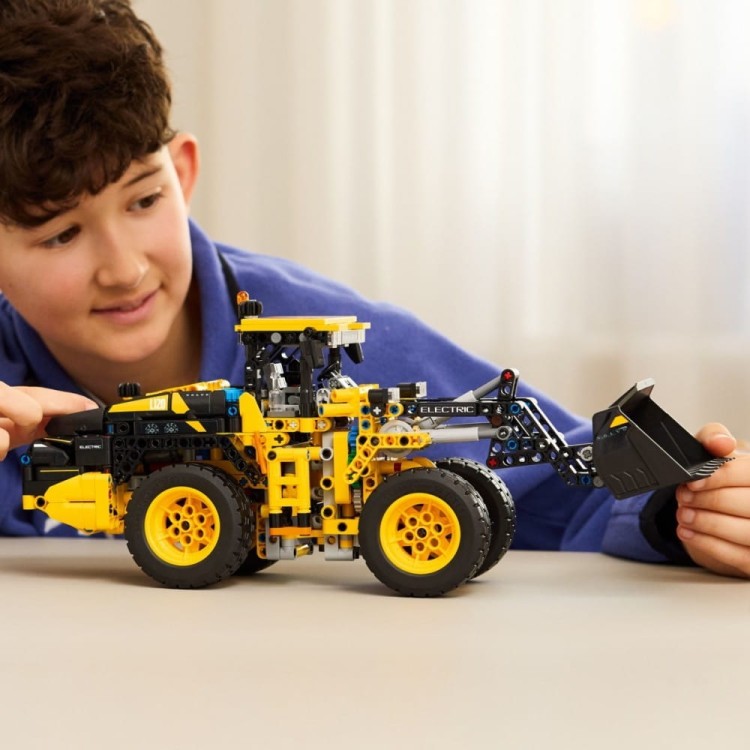 LEGO Klocki Technic 42209 Ładowarka kołowa Volvo L120 Electric