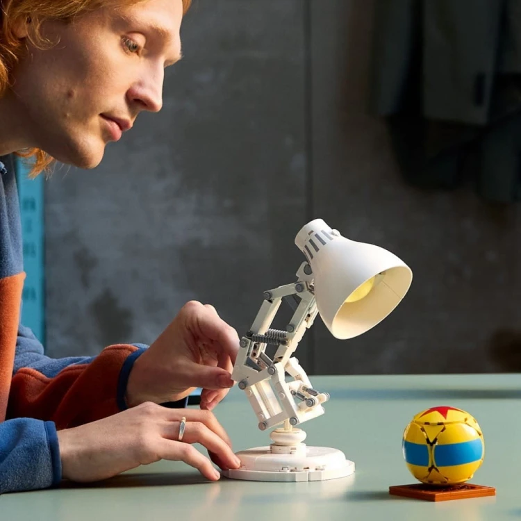 LEGO Klocki Disney 21357 Disney Pixar Luxo Jr.
