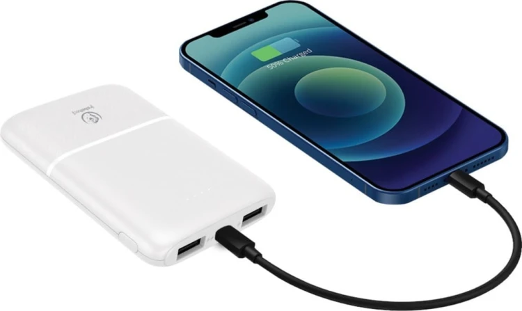 Rebeltec Powerbank P5 (5 000mAh 10W), moc wyjściowa 10W zapewnia szybkie i stabilne ładowanie kompatybilnych urządzeń, jednoczesne ładowanie 3 urządze