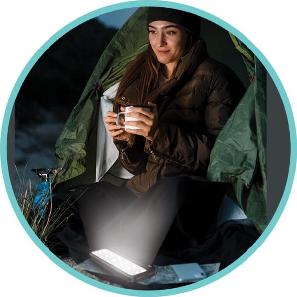 Rebeltec Powerbank P10 LCDPD 10 000mAh LAMP z funkcją mocnego źródła światła, moc wyjściowa 22,5W Port Delivery (PD20W)