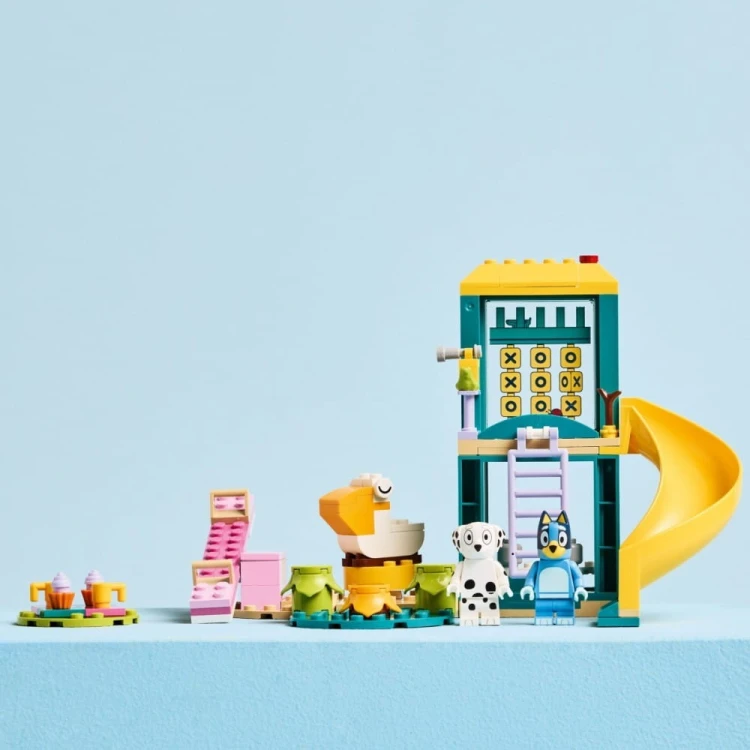 LEGO Klocki Bluey 11201 Blue i Łatka na placu zabaw
