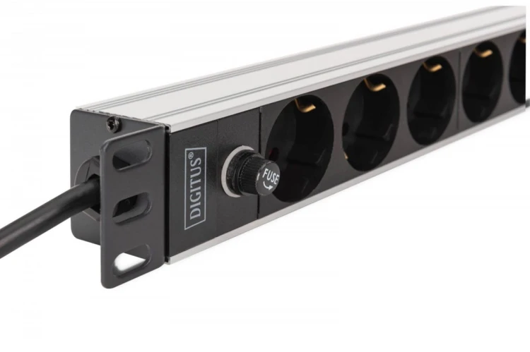 Digitus Listwa zasilająca PDU Rack 19" z bezpiecznikiem przeciążeniowym, 9 gniazd Schuko CEE 7/3 (45°), kabel 2m wtyk IEC C14, 10A, aluminiowa
