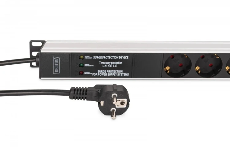 Digitus Listwa zasilająca PDU Rack (620mm) z zabezpieczeniem przeciwprzepięciowym + filtr EMI/RFI, 9 gniazd Schuko CEE 7/3 (45°), kabel 2m wtyk Unisch