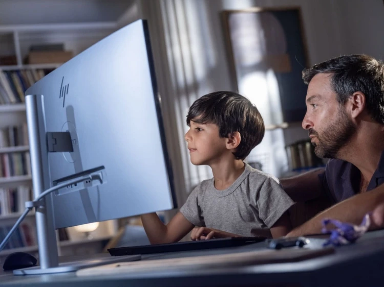 HP Inc. Komputer EliteStudio 8 All-in-One G1i U5-235 512GB/16GB/W11P/27   A55S6ET