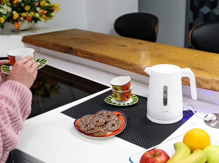 Lafe Czajnik elektryczny 1L Essential S White