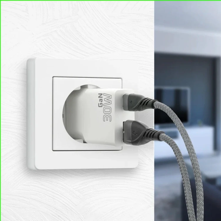 everActive Ładowarka sieciowa SUPER SLIM QC 3.0 30W 1XUSB 1XUSB-C biała SC-380Q