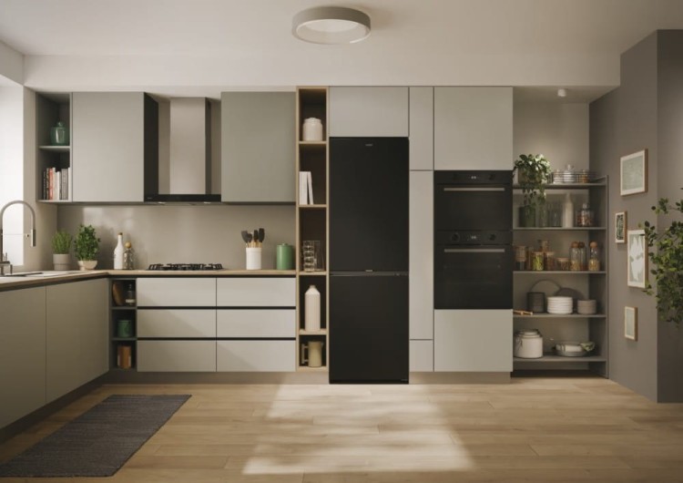 Candy Chłodziarko-zamrażarka ECN2CQTEB186