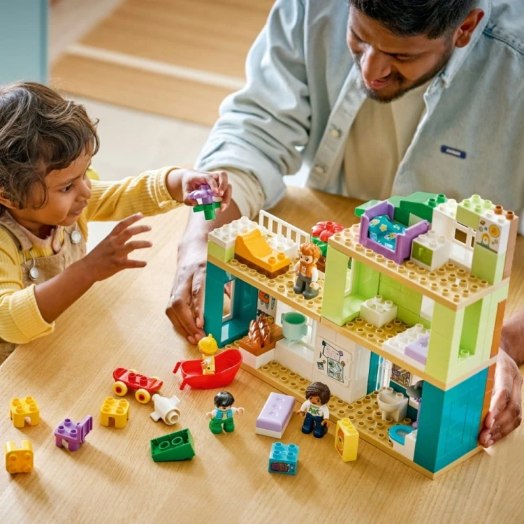 LEGO Klocki DUPLO 10470 Nowoczesny dom rodzinny 3 w 1 z figurkami