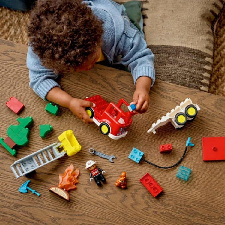 LEGO Klocki DUPLO 10473 Wóz strażacki z wężem i strażakiem