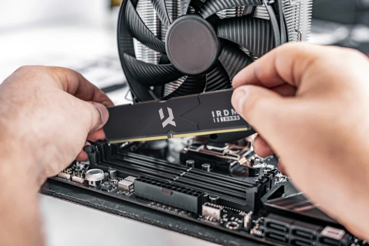 GOODRAM Pamięć DDR5 IRDM  16GB(1*16GB) /7600 CL36