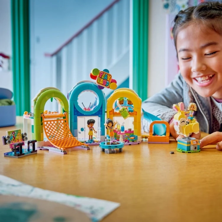 LEGO Klocki Friends 42686 Niezwykła sala zabaw