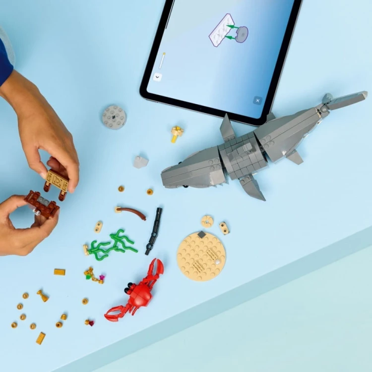 LEGO Klocki Creator 31381 Groźny rekin i skrzynia ze skarbem