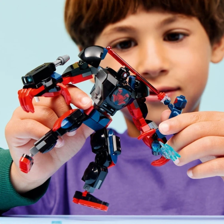 LEGO Klocki Super Heroes 76337 Miles Morales kontra Spider-Man 2099