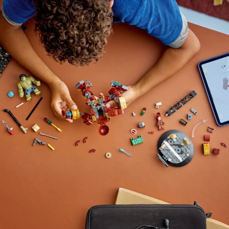 LEGO Klocki Super Heroes 76343 Epicka bitwa: Hulkbuster kontra Hulk