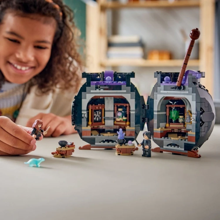 LEGO Klocki Harry Potter 76464 Kociołek: Sekretna sala zajęć z eliksirów