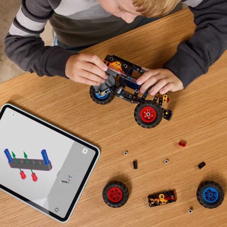 LEGO Klocki Technic 42219 Monster Jam Grave Digger Ogień i lód