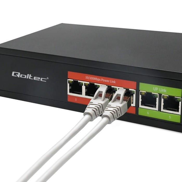 Qoltec Przełącznik sieciowy SWITCH FAST Ethernet PoE | 4x RJ45 |  2x    RJ45 Uplink | 65W | 10/100Mb/s