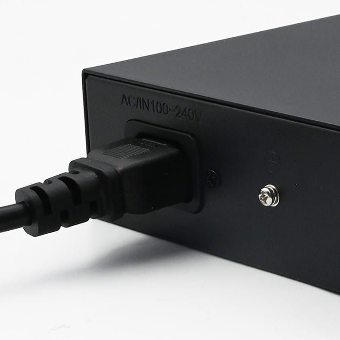 Qoltec Przełącznik sieciowy SWITCH Gigabit Ethernet PoE | 16x RJ45 | 2x SFP | 1000 Mb/s