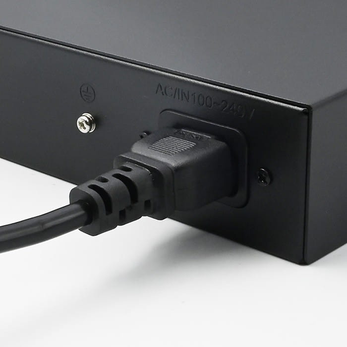 Qoltec Przełącznik sieciowy SWITCH Gigabit Ethernet PoE | 24x RJ45 | 2x SFP | 1000 Mb/s