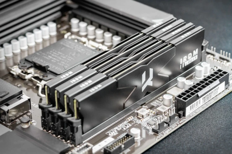 GOODRAM Pamięć DDR5 IRDM 16GB(1*16GB)/8000 CL36 czarna