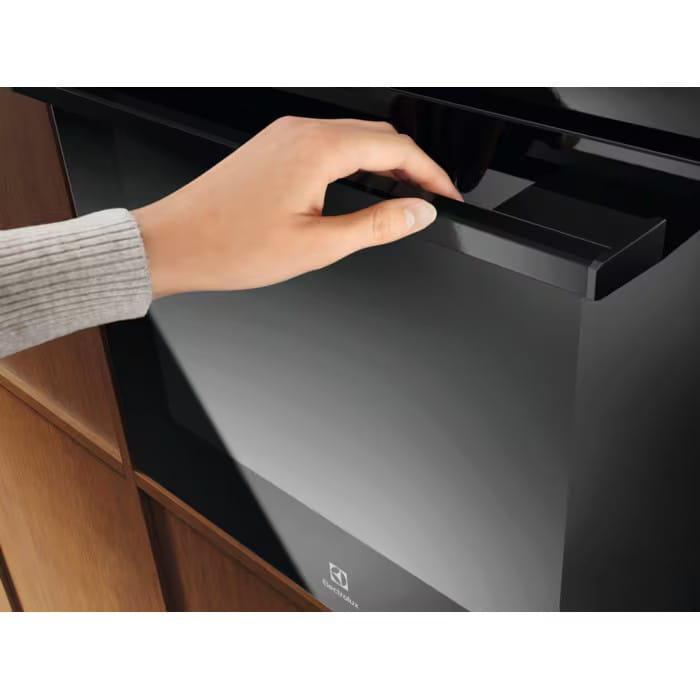 Electrolux Piekarnik SurroundCook LOF3H10K