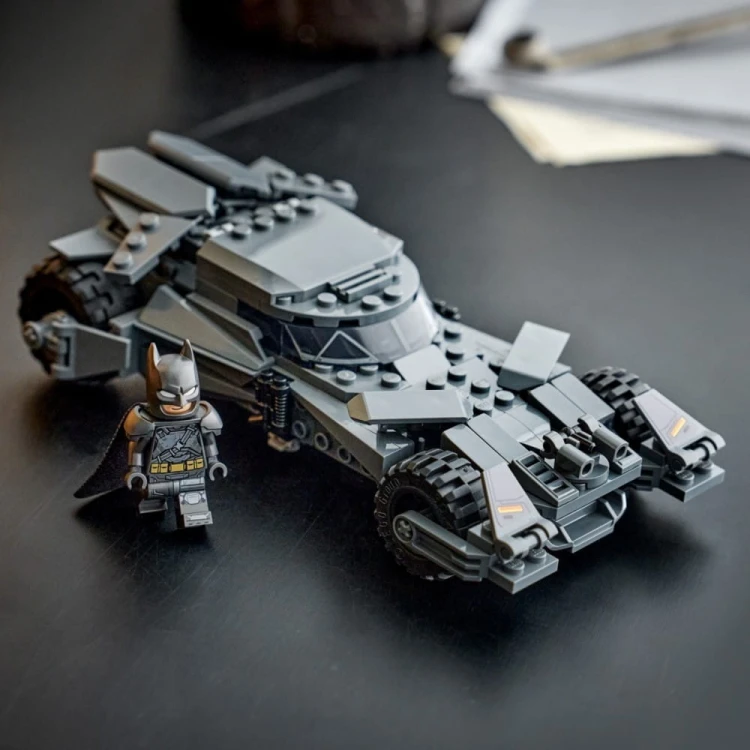 LEGO Klocki Super Heroes 76331 Batmobil z filmu Batman v Superman