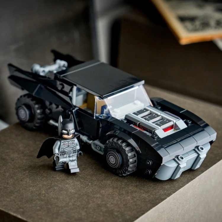 LEGO Klocki Super Heroes 76332 Batmobil z filmu Batman