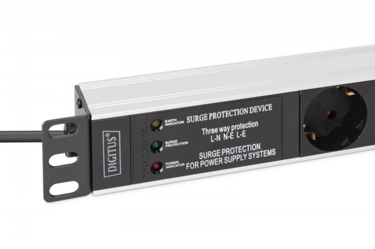 Digitus Listwa zasilająca PDU Rack 19" z zabezpieczeniem przeciwprzepięciowym + filtr EMI/RFI, 7 gniazd Schuko CEE 7/3, kabel 2m, wtyk Unischuko CEE 7
