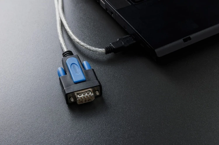 Digitus Kabel adapter USB 2.0 do RS232 (DB9) | Chipset FTDI (FT232RNL) | PVC, transparentny | Mocowanie na śruby | 1.8m
