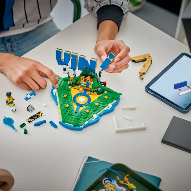 LEGO Klocki Editions 43027 Vini Jr. - piłkarskie momenty