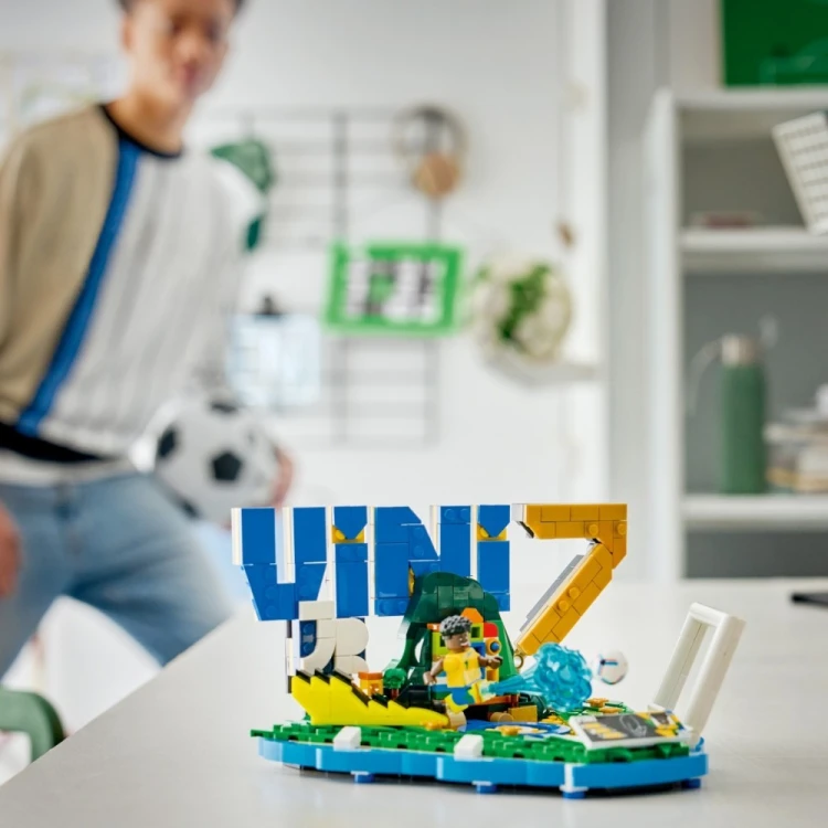 LEGO Klocki Editions 43027 Vini Jr. - piłkarskie momenty