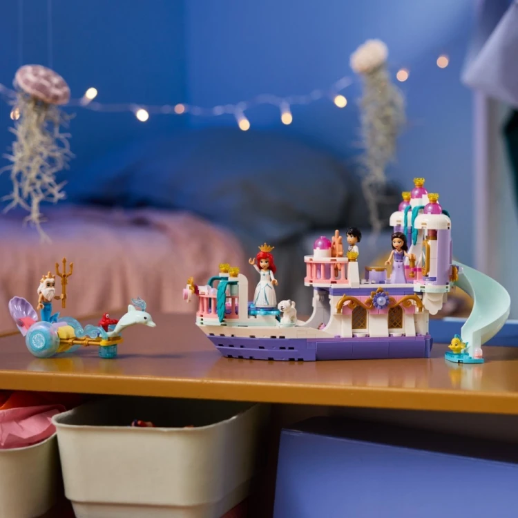 LEGO Klocki Disney 43299 Królewska łódź weselna Arielki