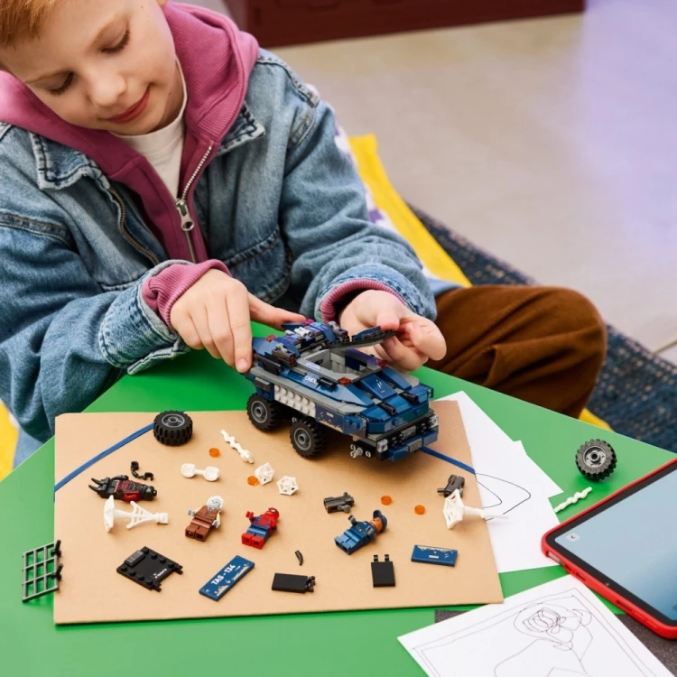 LEGO Klocki Marvel Super Heroes 76349 Pościg Spider-Mana za więźniarką