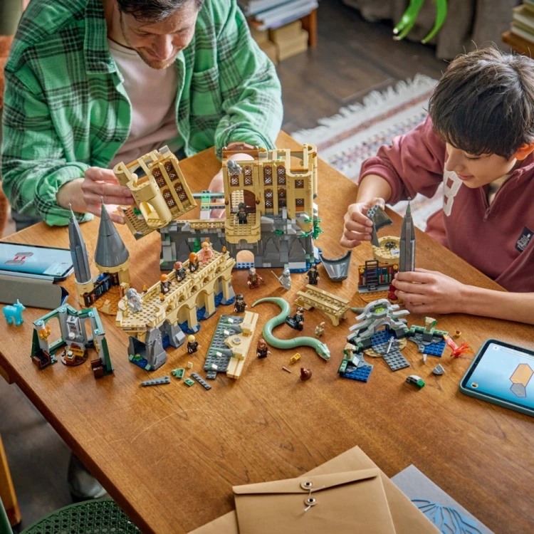 LEGO Klocki Harry Potter 76473 Zamek Hogwart: Wschodnie skrzydło