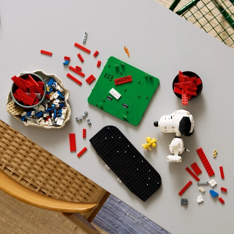 LEGO Klocki Ideas 21368 Fistaszki: Buda Snoopyego