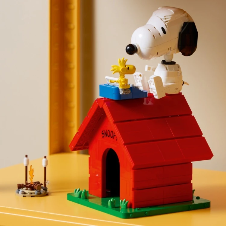 LEGO Klocki Ideas 21368 Fistaszki: Buda Snoopyego