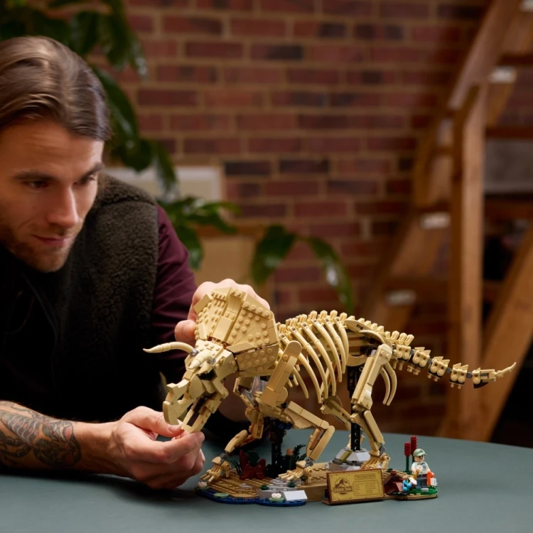 LEGO Klocki Jurassic World 77985 Szkielety dinozaurów: Triceratops