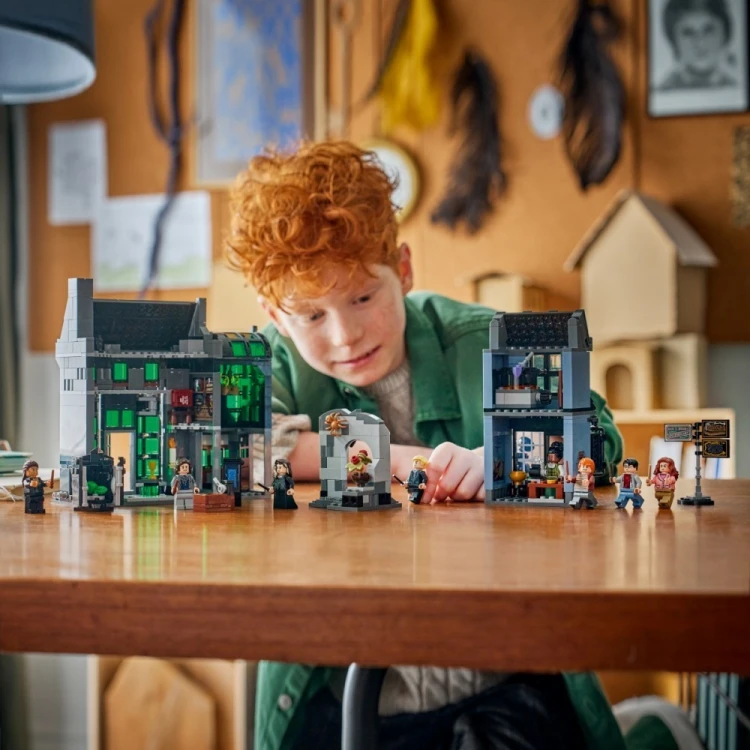 LEGO Klocki Harry Potter 76471 Magiczne sklepy na ulicy Śmiertelnego Nokturnu
