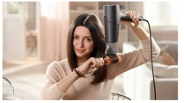 Philips Suszarka do włosów 2100W       BHD504/00