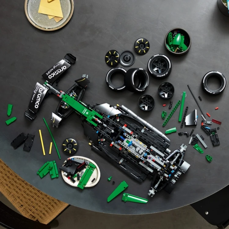 LEGO Klocki Technic 42240 Bolid F1 Aston Martin AMR26