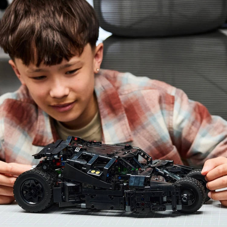 LEGO Klocki Technic 42239 Batmobil Tumbler