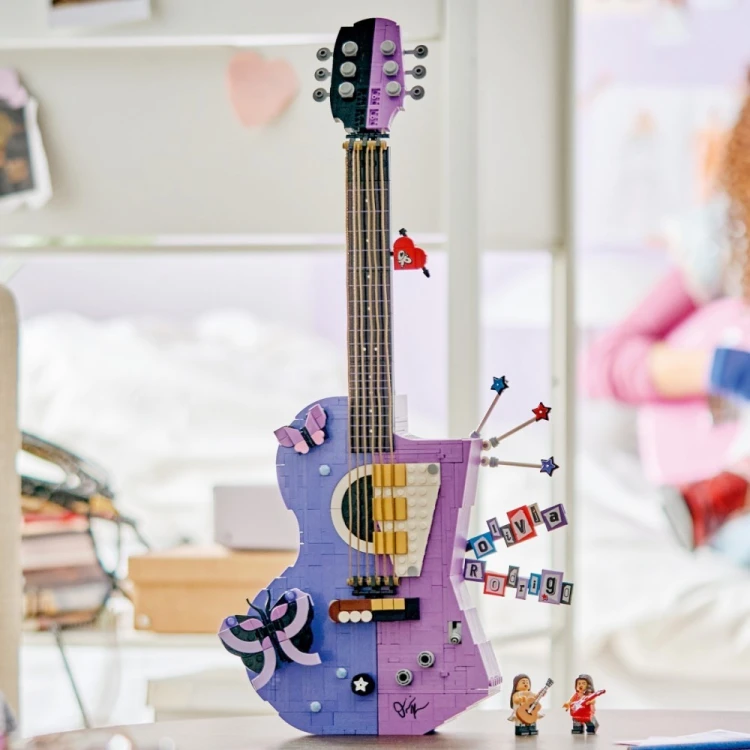 LEGO Klocki Editions Music 43031 Podwójna gitara Olivii Rodrigo