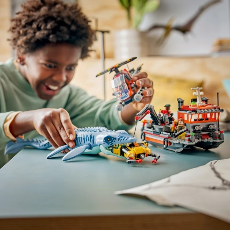 LEGO Klocki Jurassic World 77983 Atak mozazaura na łódź