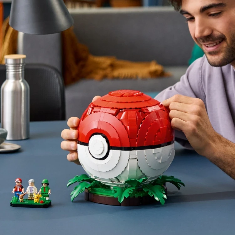 LEGO Klocki Pokemon 72154 Kultowy Pokéball z Trenerami