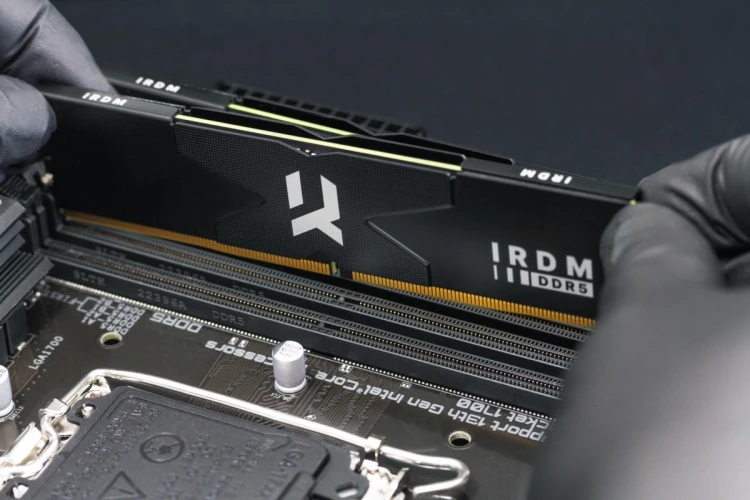 GOODRAM Pamięć DDR5 IRDM 16GB(1*16GB)/6400 CL32 czarna