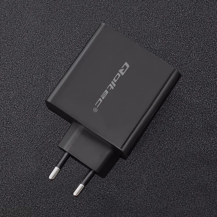 Qoltec Ładowarka sieciowa | 63W | 5-20V | 1.5-3A | USB typ C PD |       USB QC 3.0 | Czarna